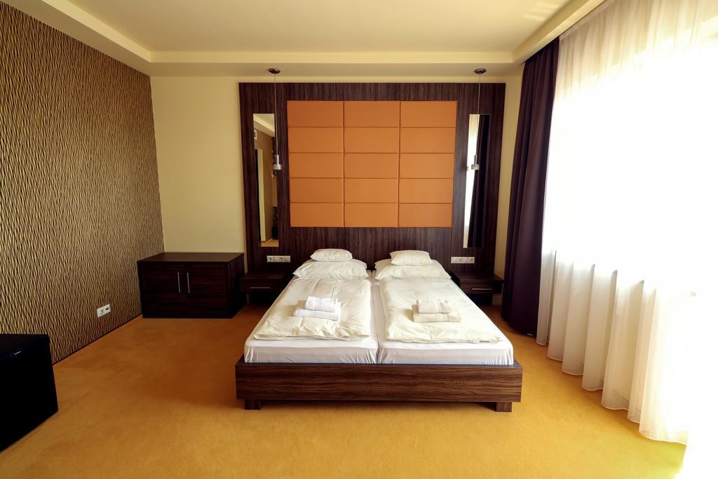 Ipari Park Panzio Hotell Szolnok Eksteriør bilde