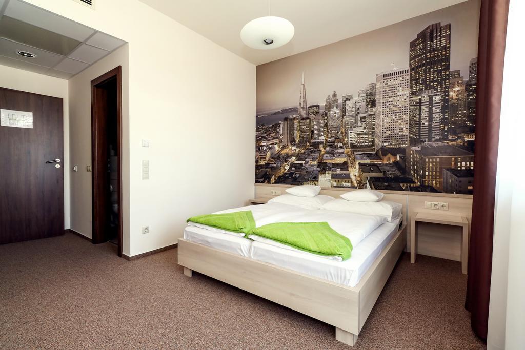 Ipari Park Panzio Hotell Szolnok Eksteriør bilde