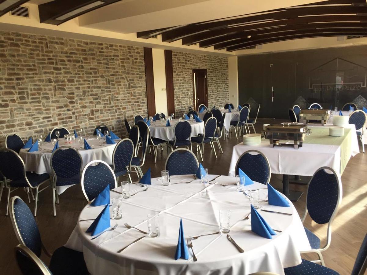 Ipari Park Panzio Hotell Szolnok Eksteriør bilde